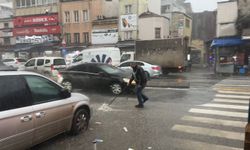 Beyoğlu'nda esnaftan su baskınlarına karşı kum torbalı önlem