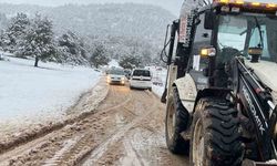 Burdur'da karda mahsur kalanlar kurtarıldı