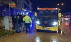 Bursa'da halk minibüsü anne ve kızına çarptı: 2 yaralı