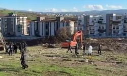 Bursa'da inşaat sahasında patlama kontrolden çıktı... Araçlar, binalar hasar aldı