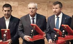 Çameli'ne çağ atlatan Başkan Arslan'a 'Yılın En Başarılı İlçe Belediye Başkanı' ödülü verildi