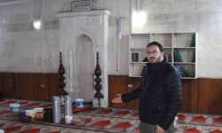 Çatısı akan 201 yıllık camide kovalı önlem