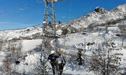 Çoruh EDAŞ, yoğun kar yağışında kesintisiz enerji için sahada