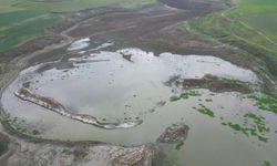 Doğuda kar batıda kuraklık: Gölette korkutan görüntü