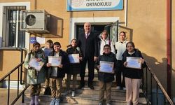 Emirdağ Ortaokulu'nun 'Ayın Öğrencileri' ödüllendirildi