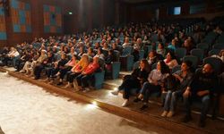 Esenyurt'ta tiyatro dolu bir sezon: Her ay 3 oyun sahnelendi