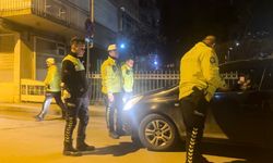 'Eşim gelmeden araçtan inmem' dedi, 1.45 promil alkollü çıktı