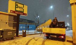 Fatih'te kar mesaisi: 350 personel, 80 araç sahada