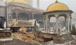 Gaziantep'te yoğun yağış sonrası cami avlusu çöktü