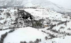 Girlevik Şelalesi'nde kar kalınlığı 20 santimetreye ulaştı