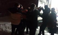 Kapalı köy yolu açıldı, 72 yaşındaki hasta hastaneye ulaştırıldı