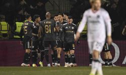 Karabağ, 90+4'te Eintracht Frankfurt'u devirdi