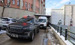 Kardan yolu kapanan hastaya büyükşehir ekipleri yetişti