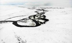 Kars'ta beyaz esaret değil, görsel şölen: Tarım arazileri ve menderesler büyülüyor