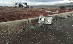 Kavşakta iki otomobil çarpıştı: 1 ölü, 1 yaralı