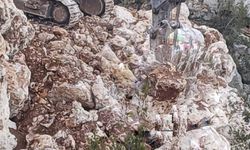 Kaya duvar yıkıldı, altında kalan genç hayatını kaybetti