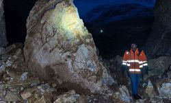 Kemaliye'de Taş Yolu geçici olarak trafiğe kapatıldı