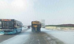 Kırıkkale'de yollarda buzlanmaya karşı tuzlama çalışması