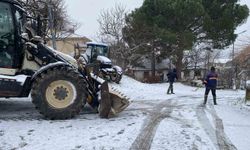 Kırklareli'nde kar yağışı hayatı olumsuz etkilemeye devam ediyor