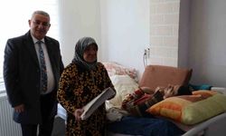 Kırşehir'de yaşlı kadın ailesinin terk ettiği hasta torununa 29 yıldır bakıyor