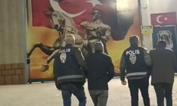 Kumlu'da otodan hırsızlık şüphelileri tutuklandı