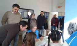 Minik eller aileleriyle birlikte üretti