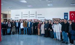 Mühendislik Mimarlık Fakültesinde rektör-öğrenci buluşması