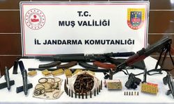 Muş'ta çok sayıda silah ve mühimmat ele geçirildi