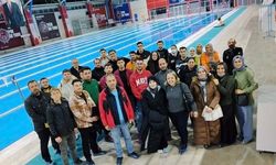 Olimpik yüzme havuzunda uygulamalı eğitim