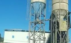 Parasını alamadığını iddia eden işçi siloya çıktı