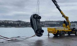 Şile Limanı'nda otomobil denize uçtu: Sürücü yaralı kurtarıldı