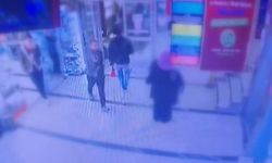 Sirkeci'de işten çıkartılan şahsın silahla işyerine ateş açtığı anların yeni görüntüleri ortaya çıktı