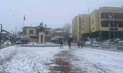 Tavşanlı'da şehir içi ve yüksek kesimler beyaza büründü