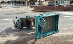 Tırın çarptığı mopette bir kişi öldü, 3 kişi yaralandı