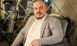 Trafikte üst üste kornaya basarken dikkat