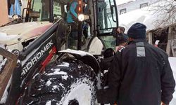 UMKE ekipleri iki hastayı hastaneye ulaştırdı