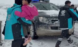 UMKE hasta kurtarmak için karlı yolları aşıyor