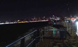 Üsküdar Sahili'nde dev dalgalar oluştu