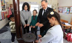 Vali Usta'dan fedakar öğretmene ve 4 öğrencisine ziyaret