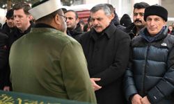 Yangında hayatını kaybeden 2 kişi gözyaşları arasında toprağa verildi