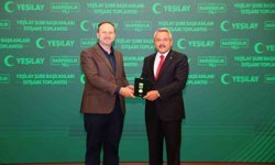 Rize Valisi Baydaş'a Yeşilay'dan 'Bağımsızlık Neferleri Üstün Hizmet Madalyası'