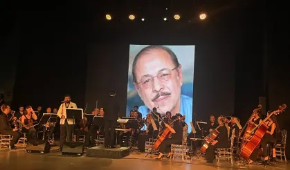 Trabzon'da Senfoni ile' Neşet Ertaş Türküleri' Konseri Düzenlendi