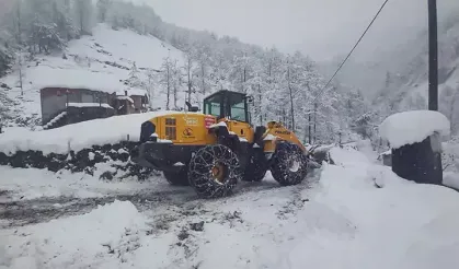 Rize'de Kar Nedeniyle 14 Köy Yolu Ulaşıma Kapandı