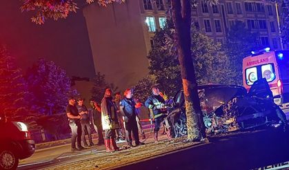 Ağaca çarpan otomobildeki İpek hayatını kaybetti / Ek fotoğraflar