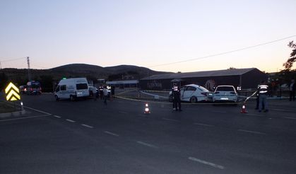 Yozgat'ta iki otomobil çarpıştı; 2 ölü, 1 yaralı