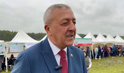 Yağmur altında Ulusal Kaşar ve Kültür Festivali