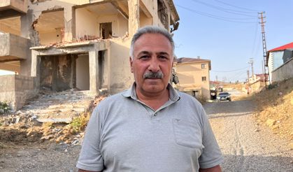 Çökme riski bulunan 3 katlı bina, mahalleliyi tedirgin ediyor