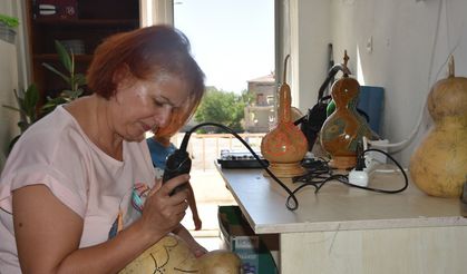 Kemerhisarlı kadınlar, atık malzemeleri süs eşyalarına dönüştürüyor