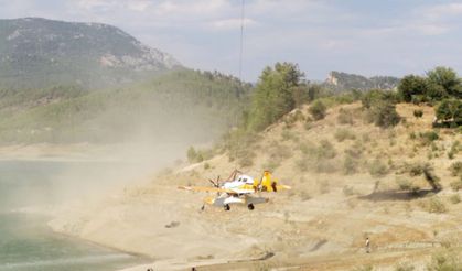 Kırıma uğrayan yangın söndürme uçağı gölden çıkarıldı / Ek fotoğraf