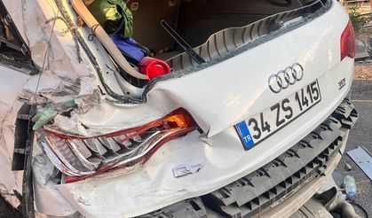 Nevşehir'de freni patlayan kamyon park halindeki araçlara çarpıp, su kanalına devrildi: 3 yaralı